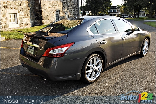 Nissan Maxima 3.5 SV Sport 2009 : essai routier Nissan Maxima 3.5 SV Sport 2009 : essai routier