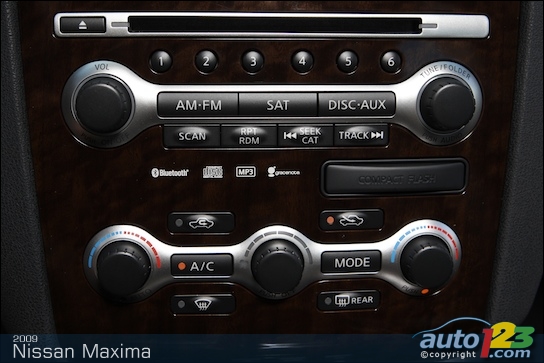 Nissan Maxima 3.5 SV Premium 2009 : essai routier (vidéo) Nissan Maxima 3.5 SV Premium 2009 : essai routier (vidéo)