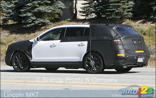 2010 Lincoln MKT spied!