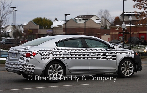 Buick Allure 2007. Buick Allure 2010.