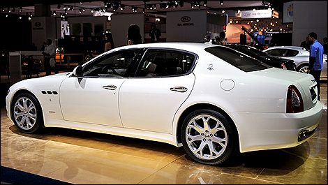 Maserati Quattroporte Sport GT S on stage in Detroit Car News Auto123