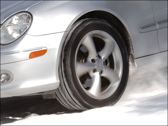 Quebecers can now drive without winter tires... if they so choose!
