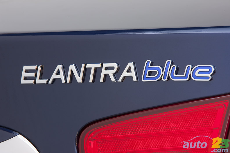 Hyundai Enters 2010 With 35 Miles Per Gallon Elantra Blue Model Hyundai Enters 2010 With 35 Miles Per Gallon Elantra Blue Model