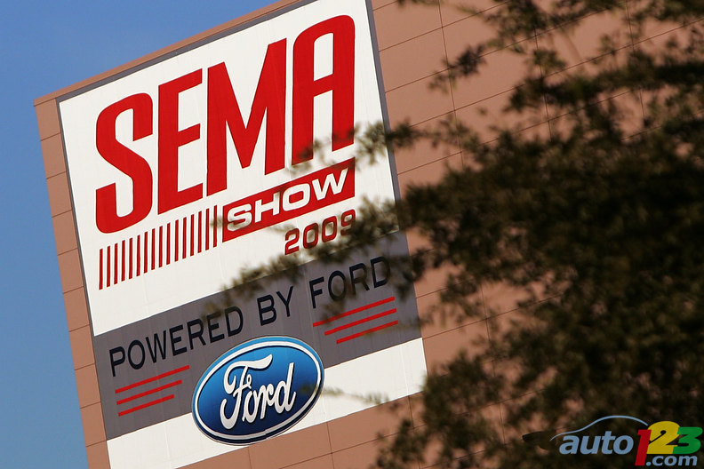 SEMA 2009 - Day 1: From all-out power to dark green power (photos and video) SEMA 2009 - Day 1: From all-out power to dark green power (photos and video)