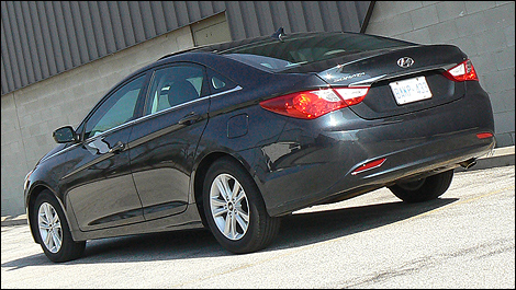 The 2011 Sonata GLS excels in