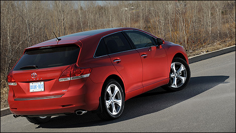 2010 toyota venza pictures. Toyota#39;s Venza seeks to be