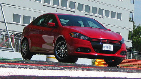 2013 Dodge Dart front 3/4 view