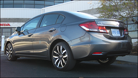 2013 Honda Civic Touring 3/4 rear view