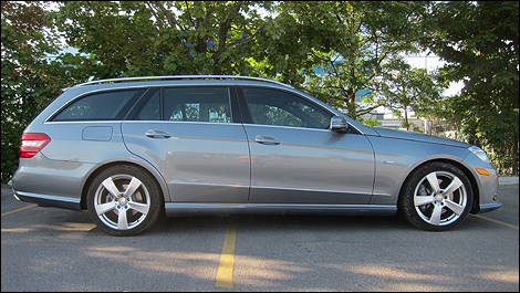 Mercedes-Benz E 350 4MATIC Familiale 2012 vue c&ocirc;t&eacute;