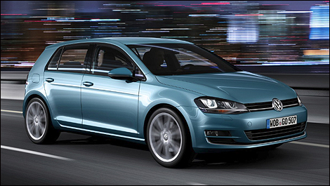 2015 Volkswagen Golf 3/4 front view