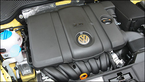 2013 Volkswagen Beetle Convertible engine