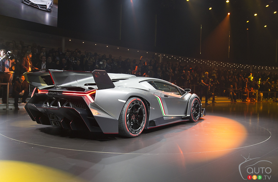 Ultra-exclusive Lamborghini Veneno bursts onto Geneva show floor