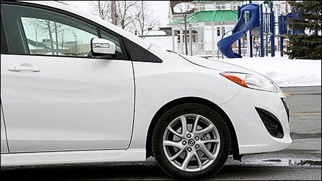 2013 Mazda5 GT side view