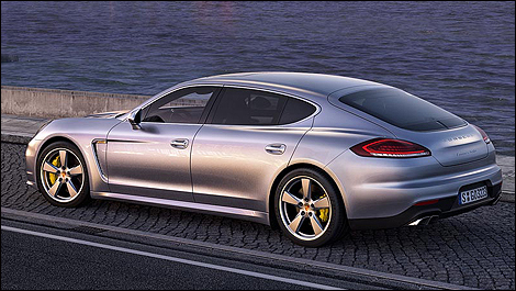 Porsche Panamera Turbo Executive rear 3/4 view