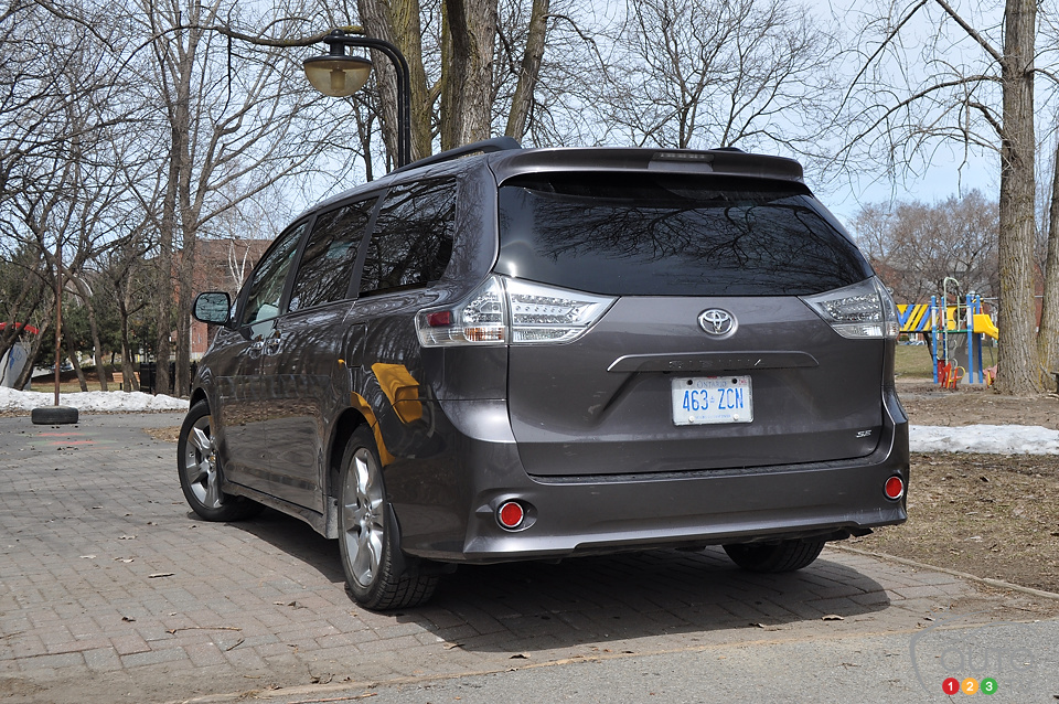2013 Toyota Sienna SE Review