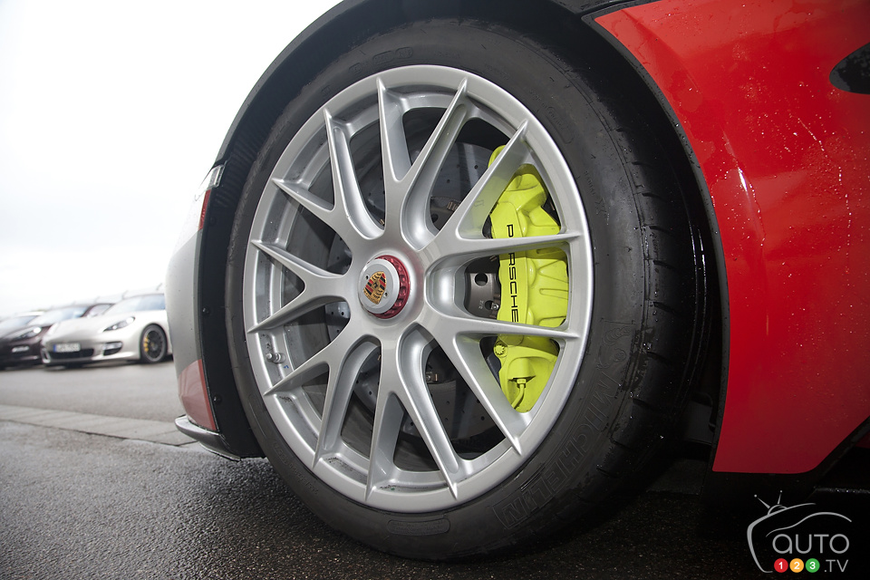 Meet the Porsche 918 Spyder and all its 887 horses!