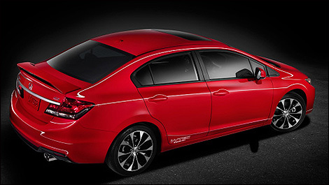 2013 Honda Civic SI rear 3/4 view