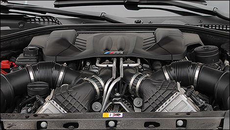 2013 BMW M6 Coupe engine