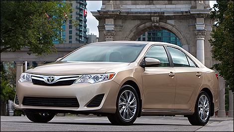 2013 Toyota Camry LE 3/4 view