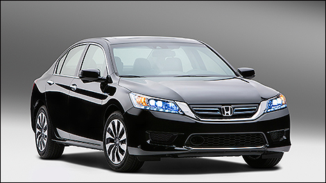 2014 Honda Accord hybrid 3/4 view