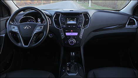 2013 Hyundai Santa Fe Sport 2.0T SE driver's cockpit