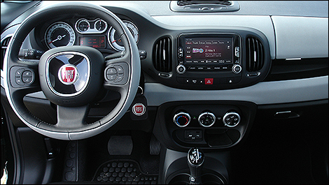 2014 Fiat 500L interior
