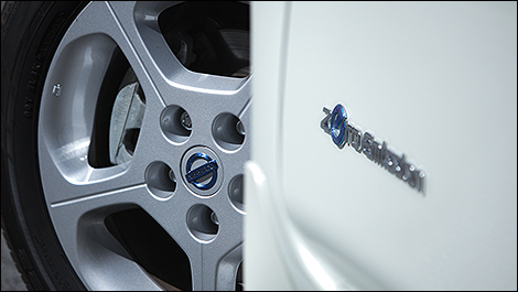 Nissan LEAF 2012 logo