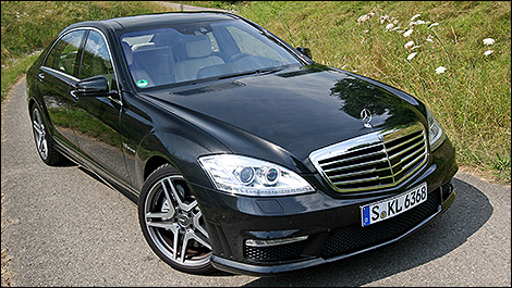 2011 Mercedes-Benz S 63 AMG 3/4 view
