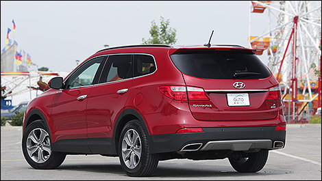 2013 Hyundai Santa Fe XL rear 3/4 view