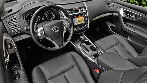 2013 Nissan Altima 3.5 SL driver's cockpit
