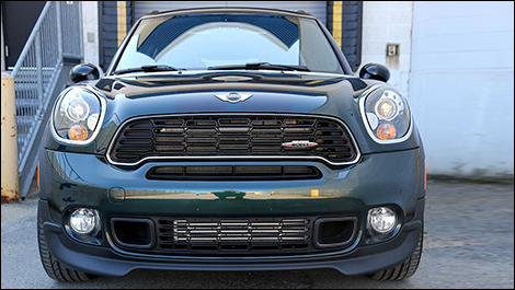 2013 MINI John Cooper Works Countryman ALL4 front view
