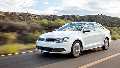 2013 Volkswagen Jetta Turbo Hybrid 3/4 view