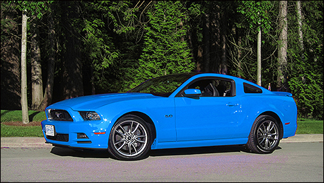 2013 Ford Mustang GT side view