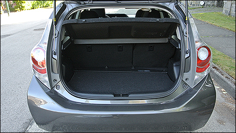2013 Toyota Prius c Technology trunk