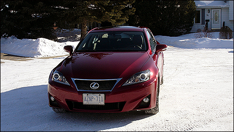 2011 Lexus IS 350 front 3/4 view