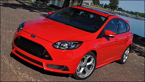 2013 Ford Focus ST 3/4 view