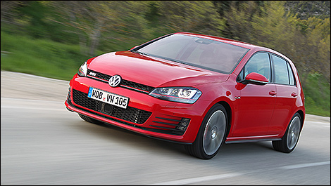 2014 Volkswagen Golf GTI 3/4 view