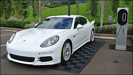 2014 Porsche Panamera S E-Hybrid vue 3/4 avant