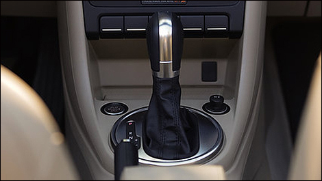 2013 Volkswagen Beetle Convertible shifter