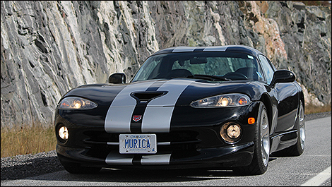 2000 Dodge Viper GTS 3/4 view
