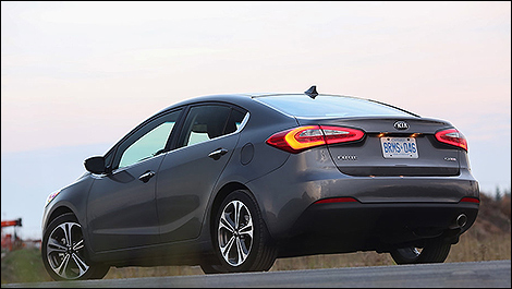 2014 Kia Forte SX rear 3/4 view