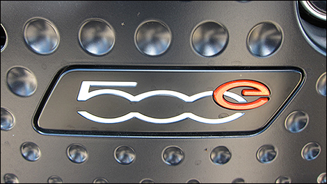 2013 Fiat 500e logo