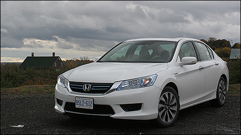 2014 Honda Accord hybrid 3/4 view