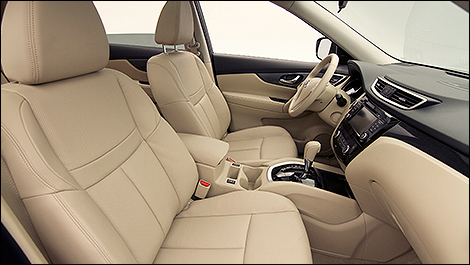 2014 Nissan Rogue cabin