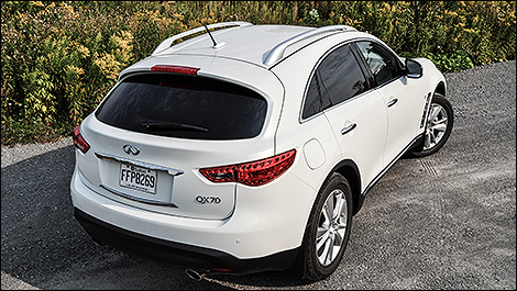 2014 Infiniti QX70 rear 3/4 view