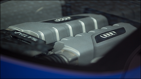 2014 Audi R8 V10 Plus engine