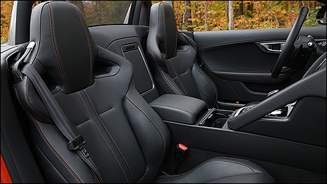 2014 Jaguar F-TYPE cabin