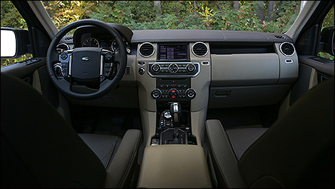 2013 Land Rover LR4 cabin
