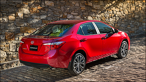 2014 Toyota Corolla S rear 3/4 view