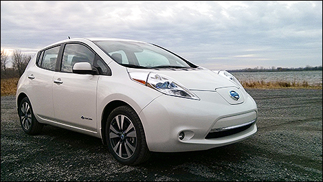 Nissan LEAF 2013 vue 3/4 avant